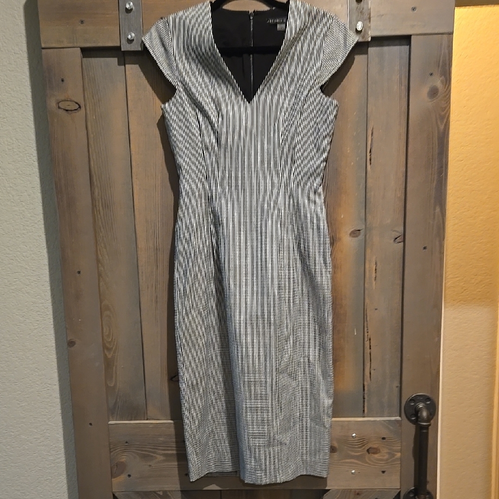 ANTONIO MELANI Black and White Hpundstooth Sheath Dress V-Neck Midi
